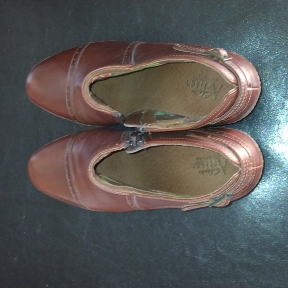 Artisan brown leather heeled ankle boots - Picture 4 of 7